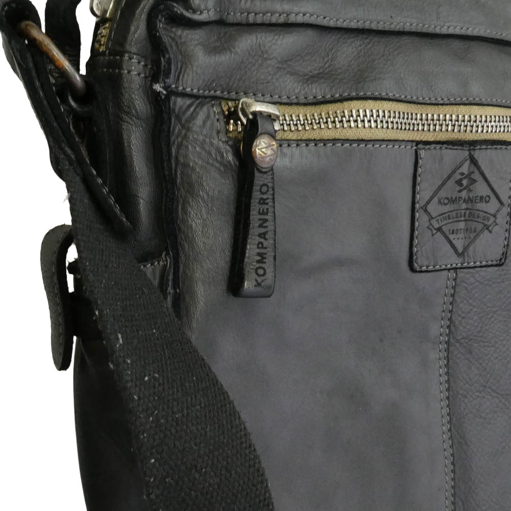 #REF! B5522 GENUINE LEATHER SHOULDER BAG 本革 レザー ショルダーバッグ ブラック系【中古】