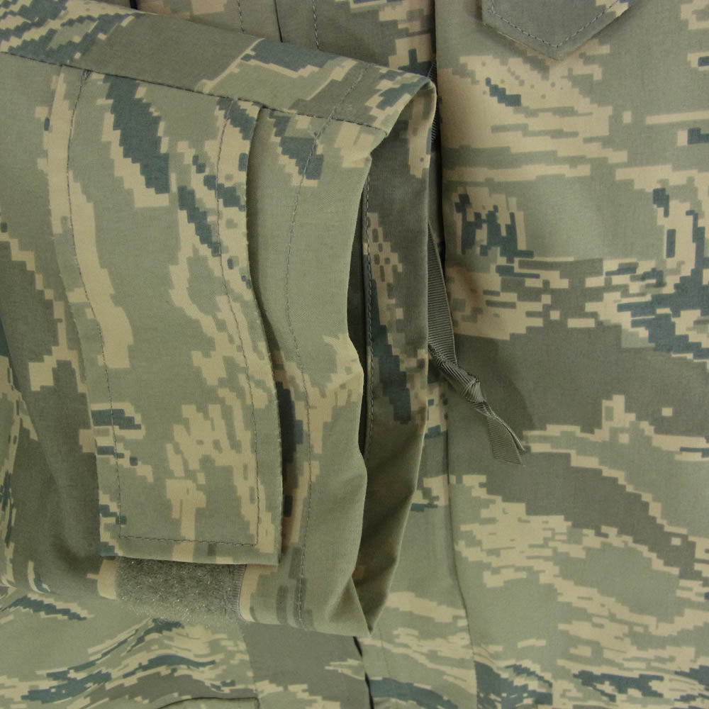 米軍 U.S AIRFORCE 8415-01-547-3513 実物 USAF APECS ABU GORE-TEX デジタル タイガーカモ ゴアテックス パーカー カーキ系 サイズ表記無【中古】 米軍 8415-01-547-3513 実物 USAF APECS ABU GORE-TEX デジタル