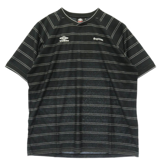 Supreme シュプリーム 25SS × Umbro Stripe Soccer Jersey アンブロ ストライプ サッカー ジャージ ロゴ Tシャツ ブラック系 XL【新古品】【未使用】【中古】