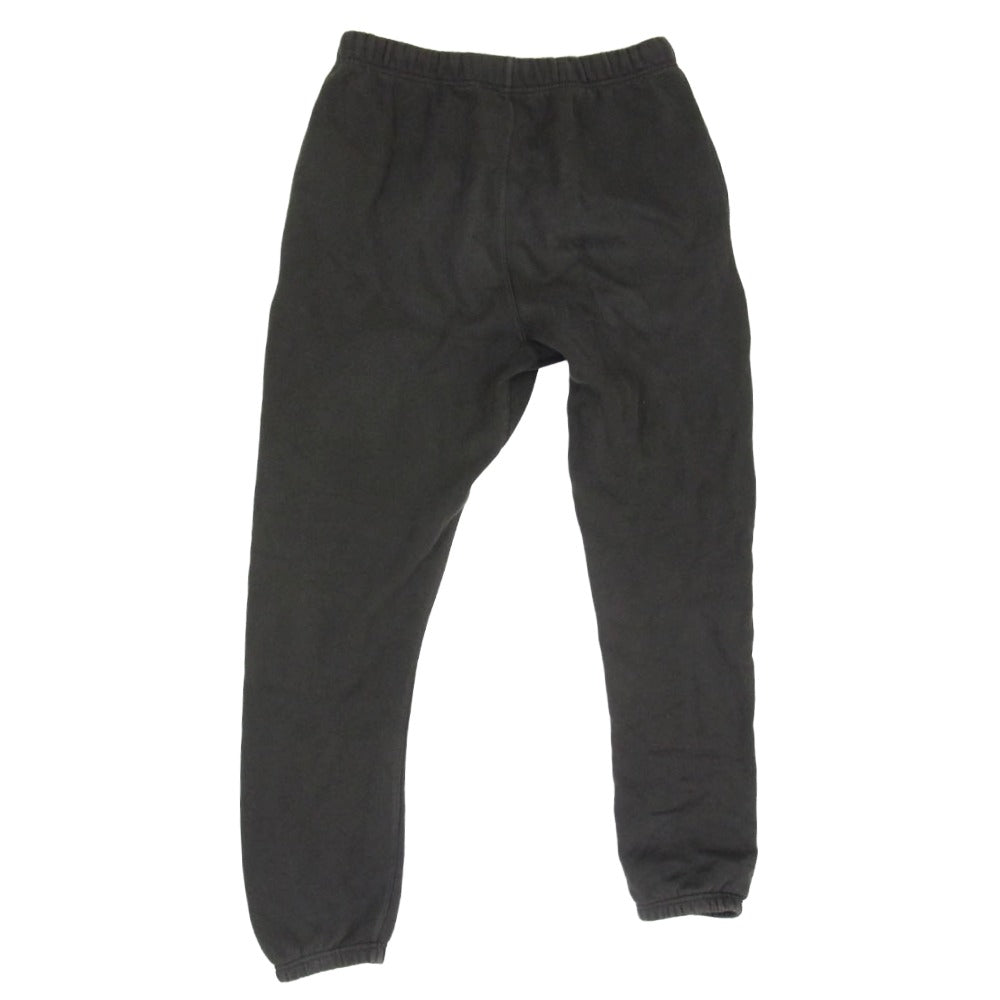 FEAR OF GOD フィアオブゴッド パンツ ESSENTIALS エッセンシャルズ 1977 ラバー ロゴ スウェット パンツ グレー系 L【中古】 FEAR OF GOD フィアオブゴッド FOG ESSENTIALS エッセンシャルズ 1977