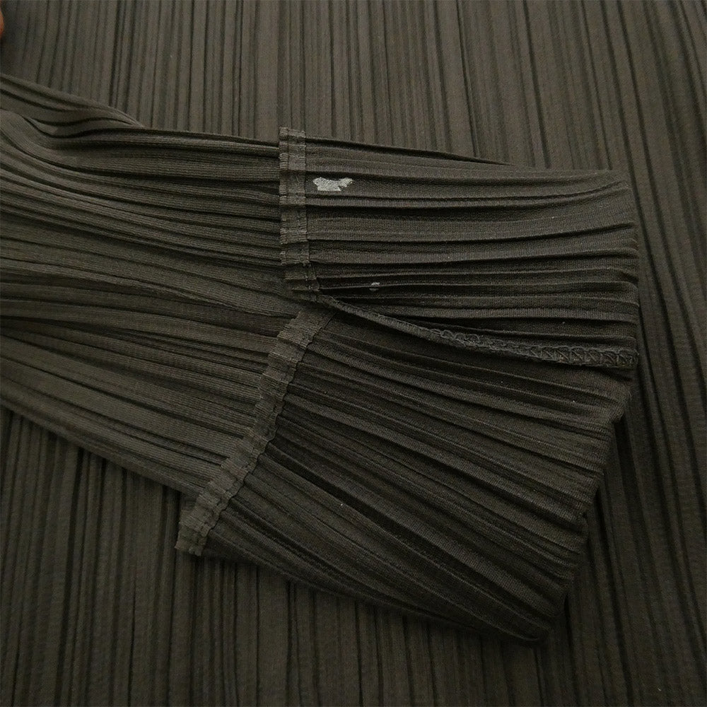 PLEATS PLEASE プリーツプリーズ イッセイミヤケ PP53-JK404 プリーツ加工 ボトルネック 長袖 カットソー ブラック系 4【中古】