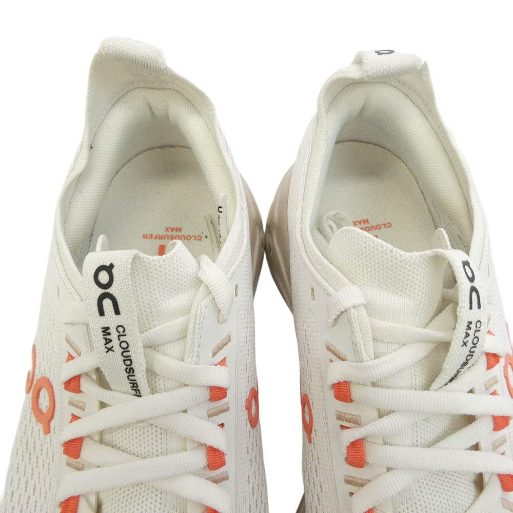ON オン 3MF30433297 Cloudsurfer Max Ivory Salmon クラウドサーファー マックス アイボリーサーモン ランニングシューズ ローカットスニーカー オフホワイト系 27.5cm【中古】