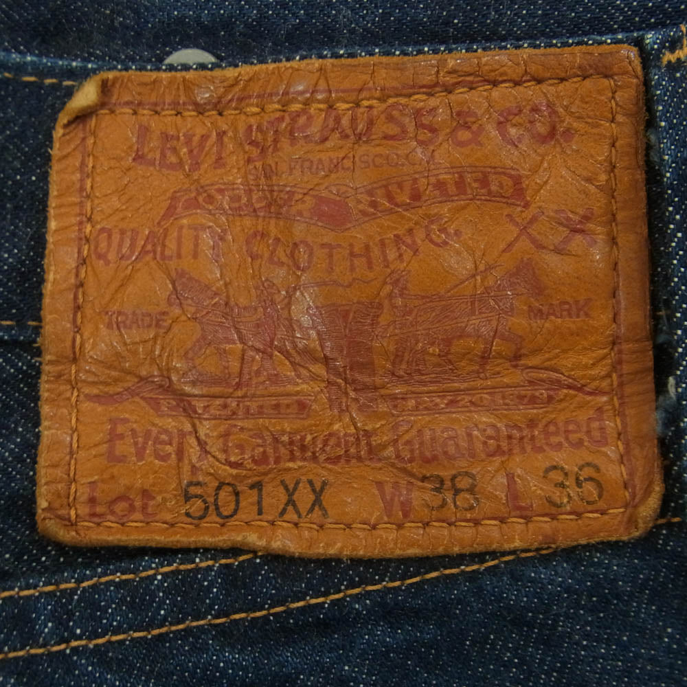 Levi's リーバイス 33501-0017 501XX VINTAGE CLOTHING ヴィンテージ クロージング シンチバック 赤耳 セルビッチ ボタンフライ デニム パンツ インディゴブルー系 W38 L36【中古】