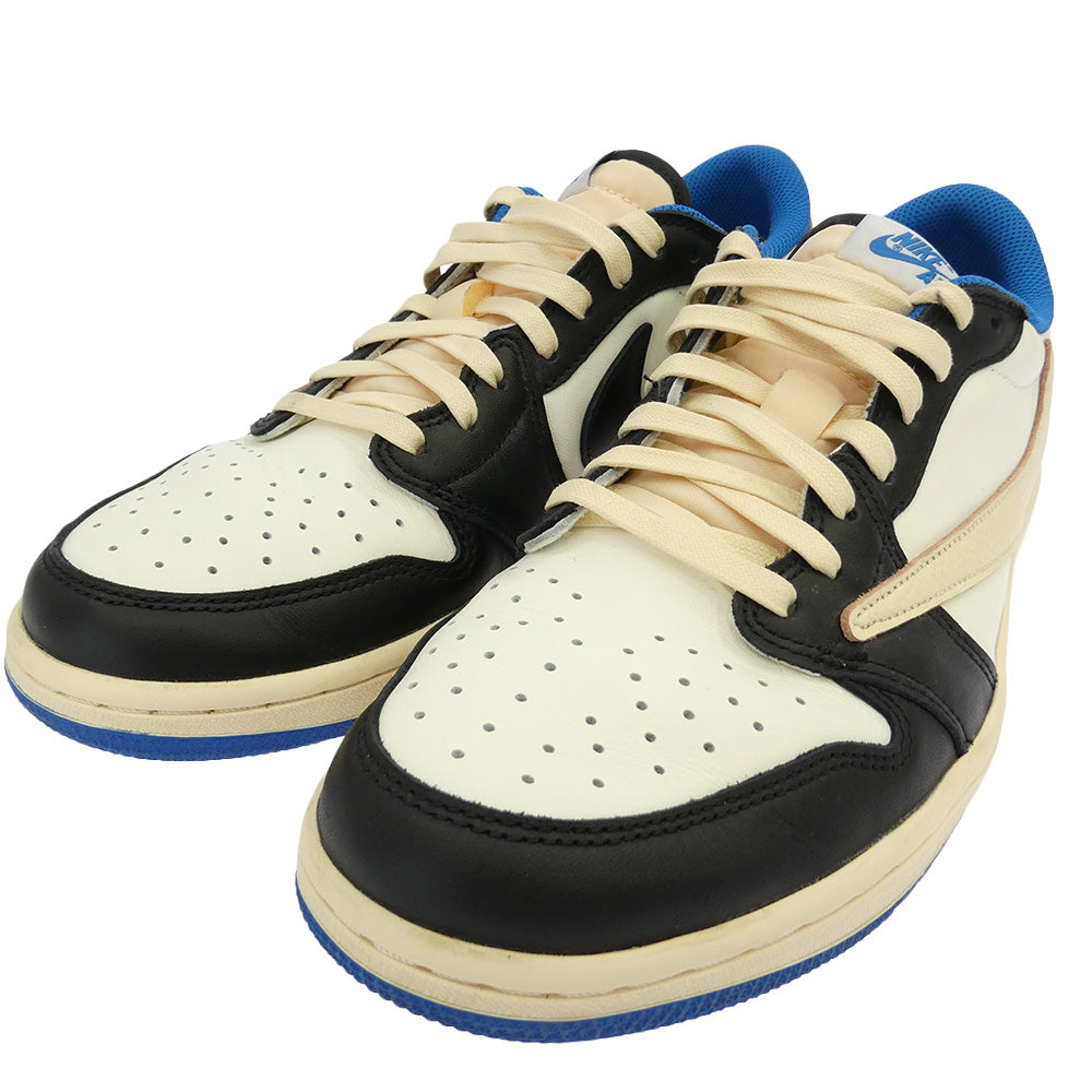 NIKE ナイキ FRAGMENT DESIGN フラグメントデザイン DM7866-140 【フェイクバスターズ鑑定済】× Travis Scottトラヴィススコット × fragment design フラグメントデザイン Air Jordan 1 Low OG SP Military Blue AJ1 エアジョーダン1 ロー ローカット スニーカー ホワイト系 ブラック系 ブルー系 27.5cm【中古】