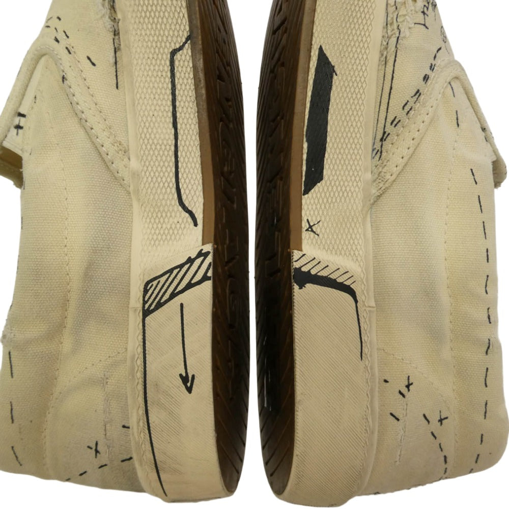BALENCIAGA バレンシアガ 710297 Graffiti Distressed Slip-On Sneakers ヴィンテージ加工 グラフィティ ディストレスド スリッポン ローカット シューズ オフホワイト系 43【中古】