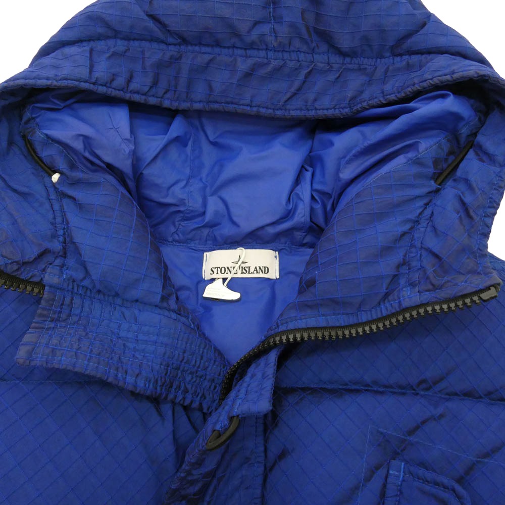 STONE ISLAND ストーンアイランド 791571432 【フェイクバスターズ鑑定済】MACRO RIPSTOP NYLON METAL IN ECONYL REGENERATED NYLON DOWN-TC JACKET ロング ダウンコート ブルー系 S【中古】