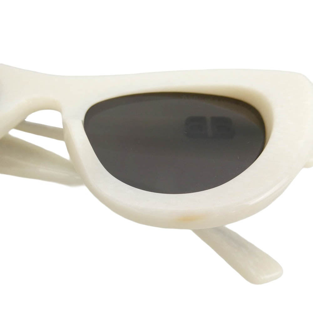 BALENCIAGA バレンシアガ BB0204S イタリア製 CAT EYE Sunglasses キャットアイ メガキャットアイフレーム サングラス ホワイト系 49□23-150【中古】