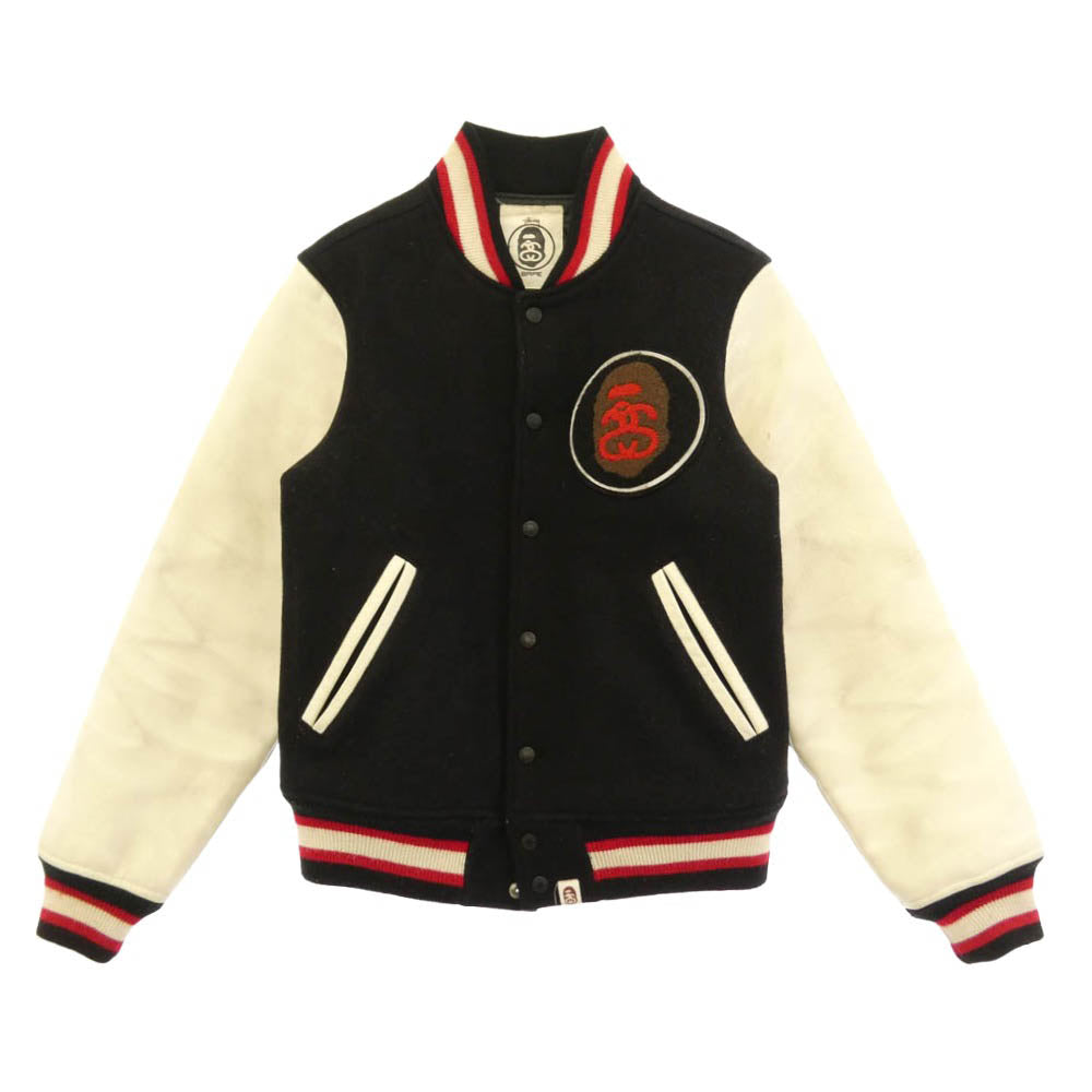 A BATHING APE アベイシングエイプ STUSSY ステューシー 001HJ0731927X × STUSSY VARSITY JACKET ステューシー バック 刺繍 バーシティ ジャケット 袖 レザー ウール スタジャン ブラック系 オフホワイト系 M【中古】