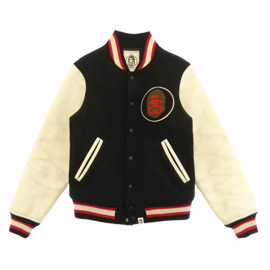 A BATHING APE アベイシングエイプ STUSSY ステューシー 001HJ0731927X × STUSSY VARSITY JACKET ステューシー バック 刺繍 バーシティ ジャケット 袖 レザー ウール スタジャン ブラック系 オフホワイト系 M【中古】