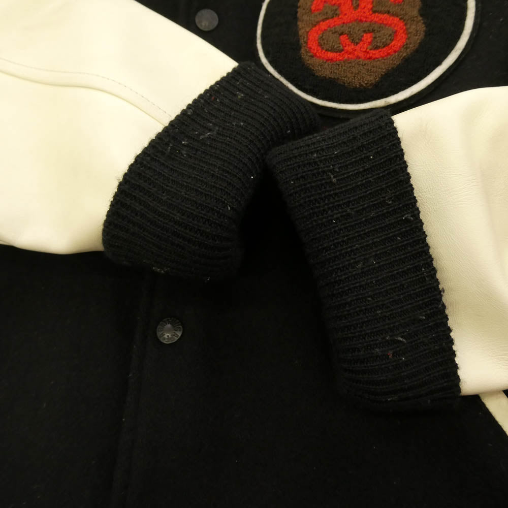 A BATHING APE アベイシングエイプ STUSSY ステューシー 001HJ0731927X × STUSSY VARSITY JACKET ステューシー バック 刺繍 バーシティ ジャケット 袖 レザー ウール スタジャン ブラック系 オフホワイト系 M【中古】