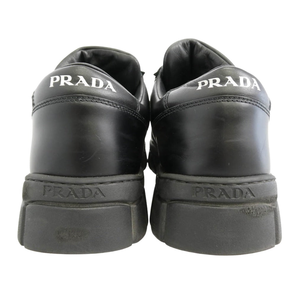 PRADA プラダ 2EE378 BLACK LEATHER SNEAKER トライアングルロゴ レザー ローカット スニーカー ブラック系 9【中古】