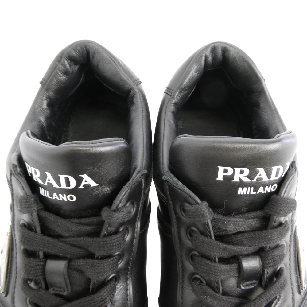 PRADA プラダ 2EE378 BLACK LEATHER SNEAKER トライアングルロゴ レザー ローカット スニーカー ブラック系 9【中古】
