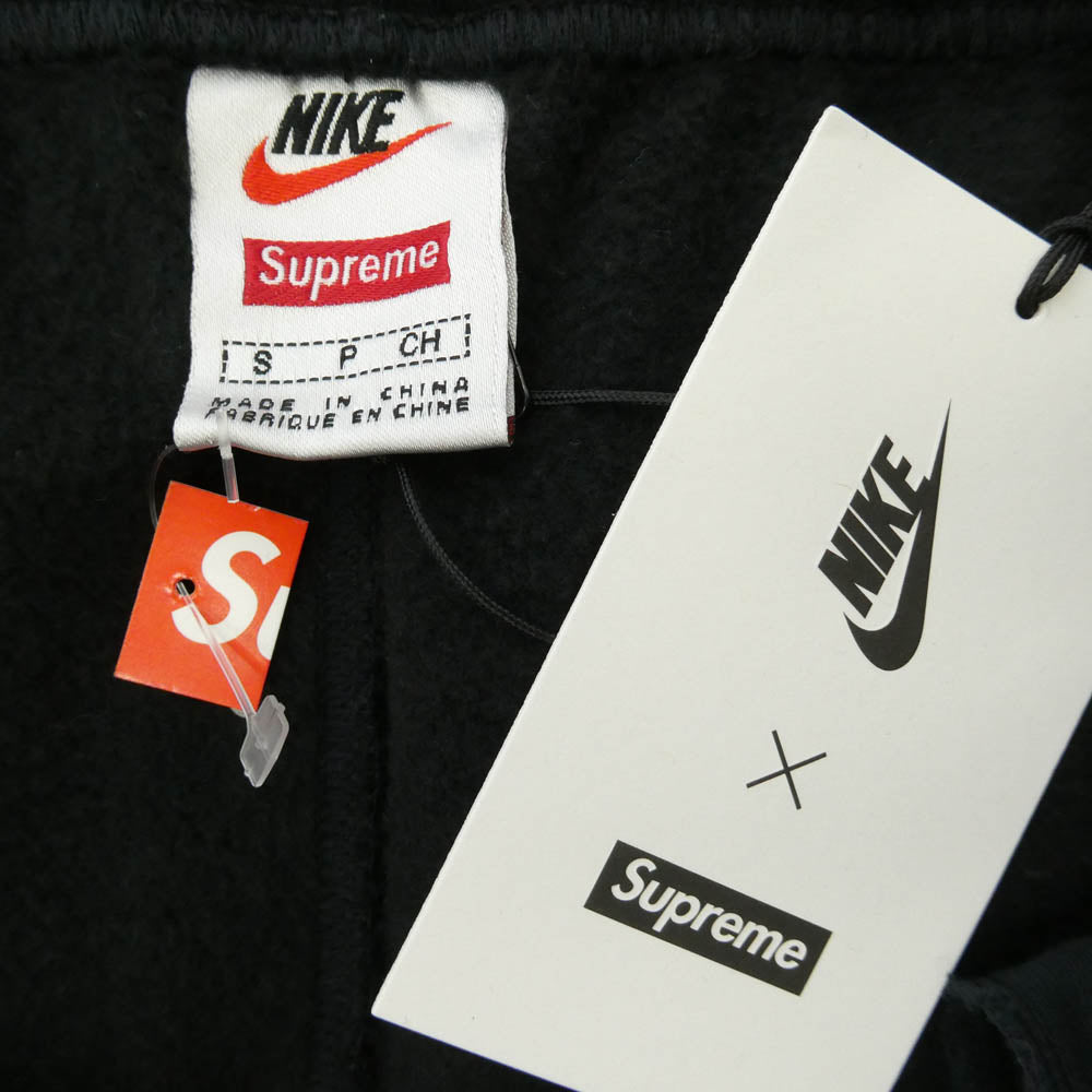 Supreme シュプリーム NIKE ナイキ 21SS DB2843-010 × NIKE Cargo Sweatpant 【フェイクバスターズ鑑定済】スネークスキンロゴ ロゴ刺繍 サイドポケット カーゴ スウェット パンツ ブラック系 S【新古品】【未使用】【中古】