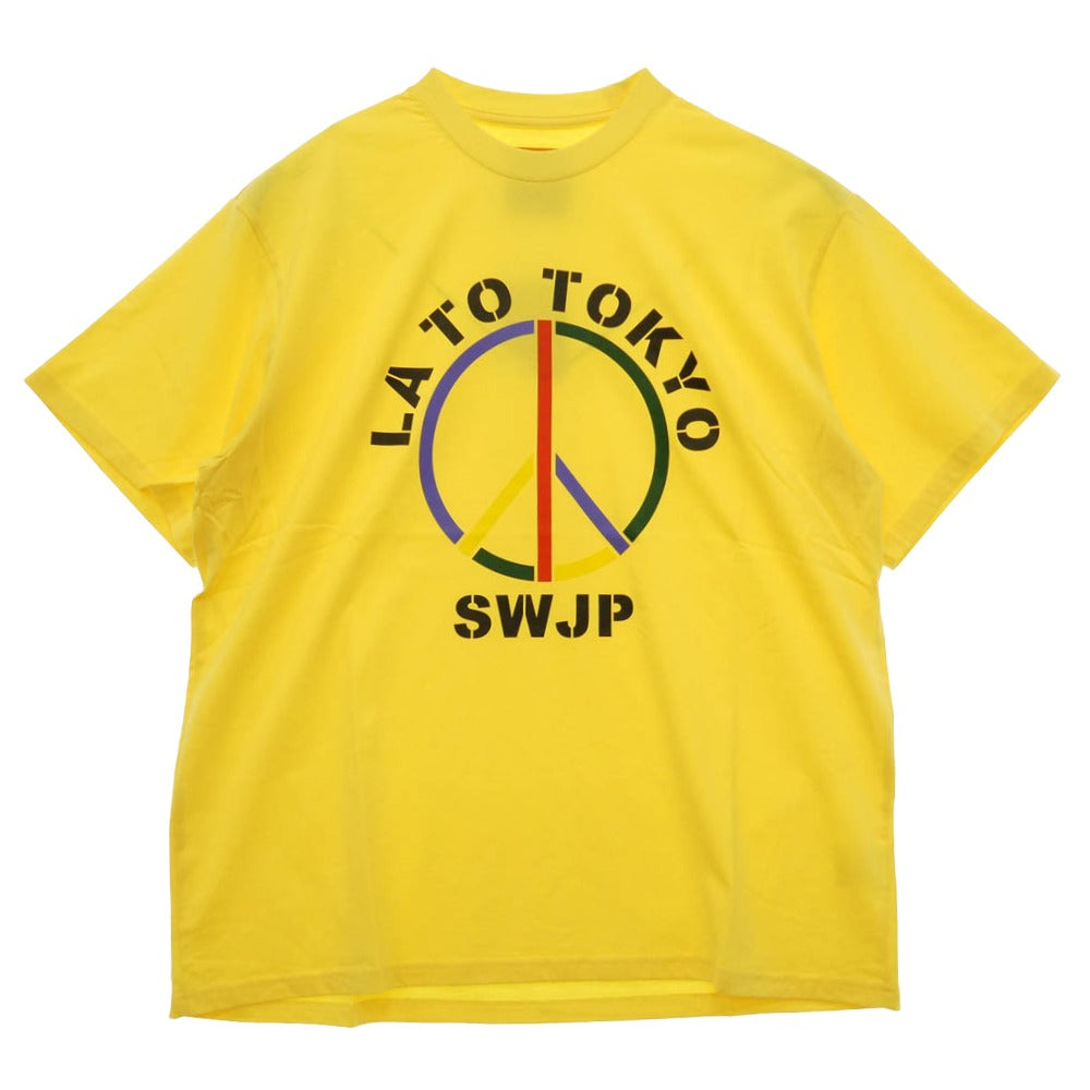 エスダブリュージェーピー 26SS SW-26SS-27 LA TO TOKYO T-SHIRT ロゴプリント クルーネック 半袖 Tシャツ イエロー イエロー系 L【新古品】【未使用】【中古】