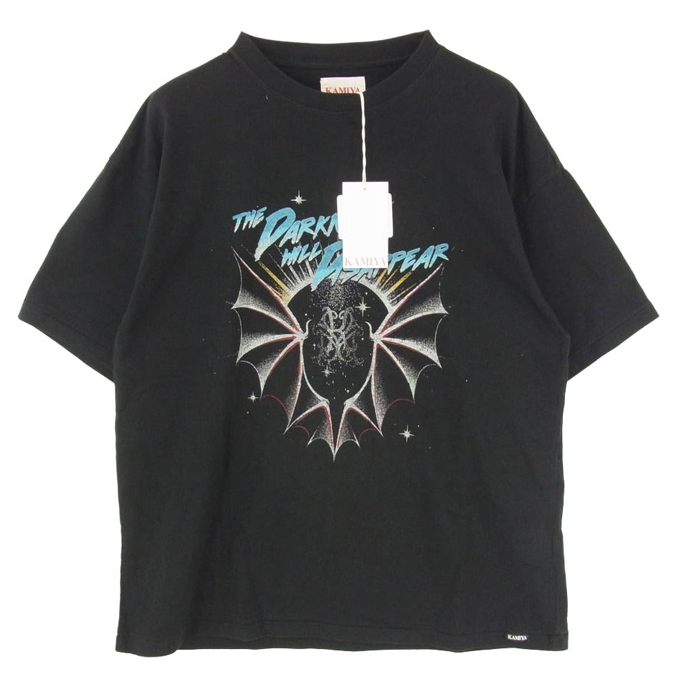 カミヤ 26SS G16TS098-0 THE DARKNESS WILL DISAPPEAR Tee T/C ヴィンテージ加工 ダークネスプリント クルーネック 半袖 Tシャツ ブラック系 S【新古品】【未使用】【中古】