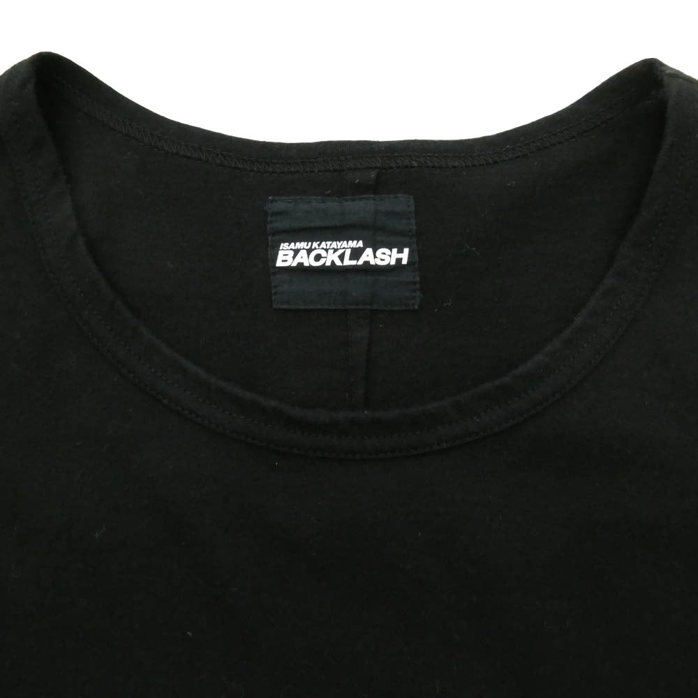 Yohji Yamamoto ヨウジヤマモト ISAMUKATAYAMA BACKLASH イサムカタヤマバックラッシュ HR-T86-993 × ISAMU KATAYAMA BACKLASH イサムカタヤマバックラッシュ フロント シグネチャー ロゴ プリント コットン Tシャツ 半袖 カットソー ブラック系 2【中古】