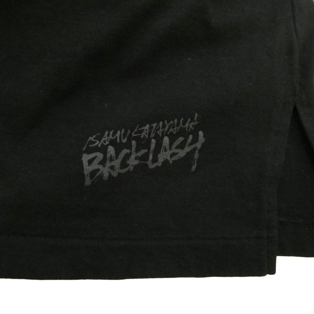 Yohji Yamamoto ヨウジヤマモト ISAMUKATAYAMA BACKLASH イサムカタヤマバックラッシュ HR-T86-993 × ISAMU KATAYAMA BACKLASH イサムカタヤマバックラッシュ フロント シグネチャー ロゴ プリント コットン Tシャツ 半袖 カットソー ブラック系 2【中古】
