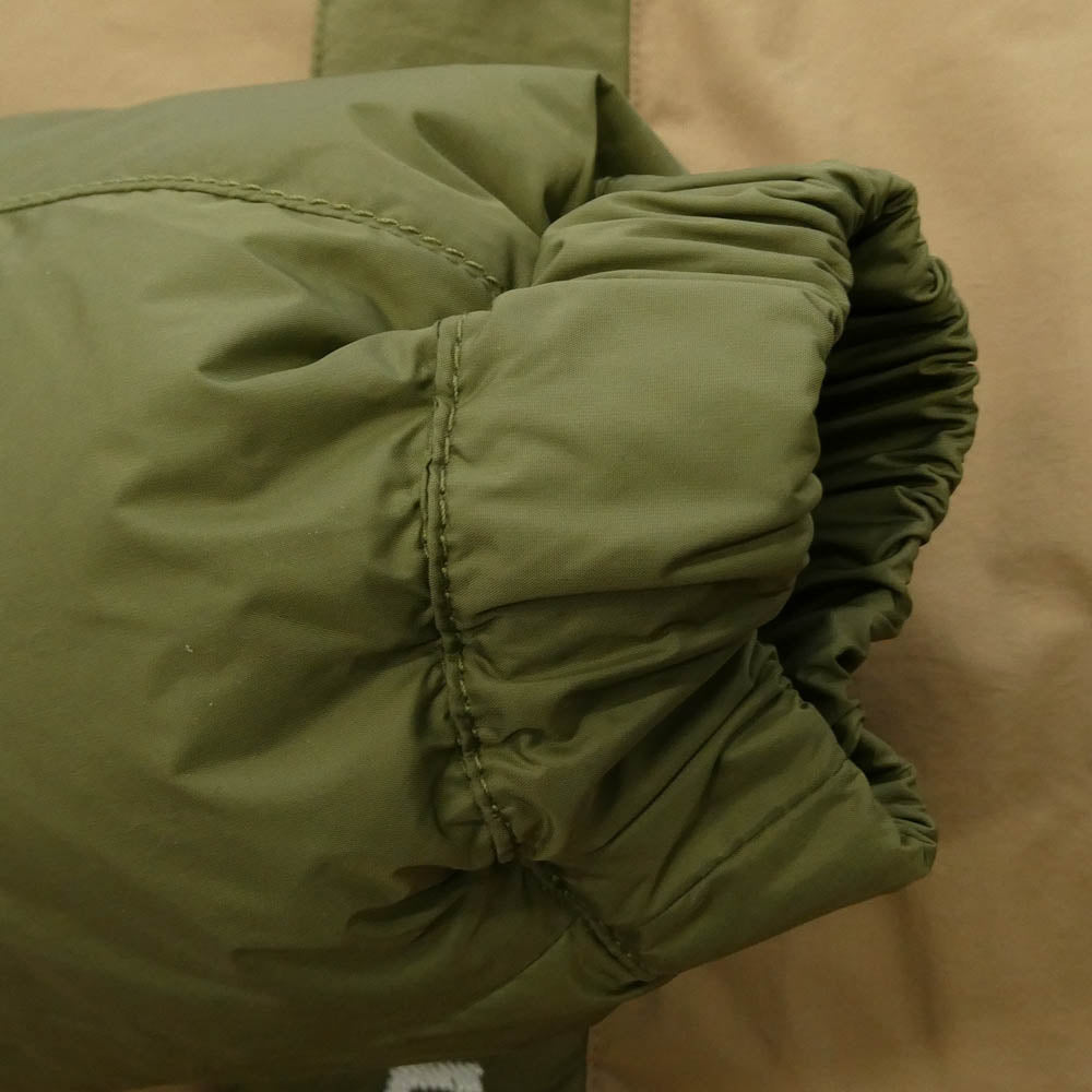 Supreme シュプリーム STONE ISLAND ストーンアイランド 23AW 7925401S3 × Stone Island Reversible Down Puffer Jacket 【フェイクバスターズコンプリート鑑定済】ストーンアイランド リバーシブル パファー ダウン ジャケット フーディ ベージュ系 カーキ系 M【美品】【中古】