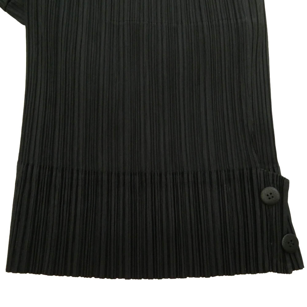 PLEATS PLEASE プリーツプリーズ イッセイミヤケ PP83-JF411 プリーツ加工 裾ボタン ハーフ ショート パンツ ブラック系 1【中古】
