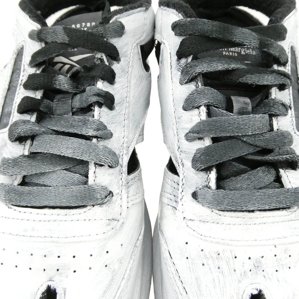 MAISON MARGIELA メゾンマルジェラ Reebok リーボック GX6244 x Reebok Classic Leather Tabi DQ リーボック クラシック レザー タビ スニーカー ホワイト系 24cm【中古】