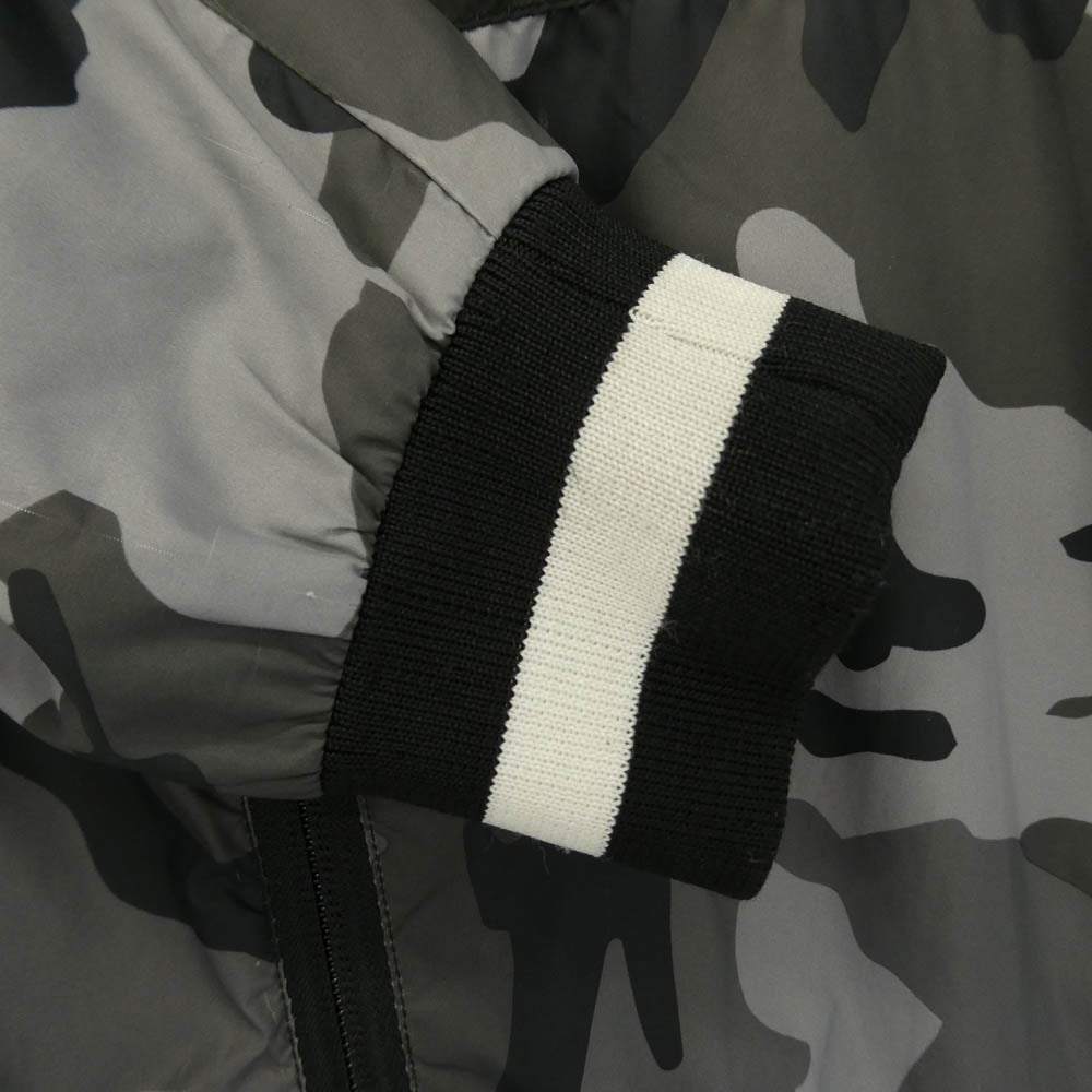 STUSSY ステューシー カモフラージュ 迷彩 柄 ロゴ プリント フーデッド ナイロン ジャケット グレー系 S【中古】