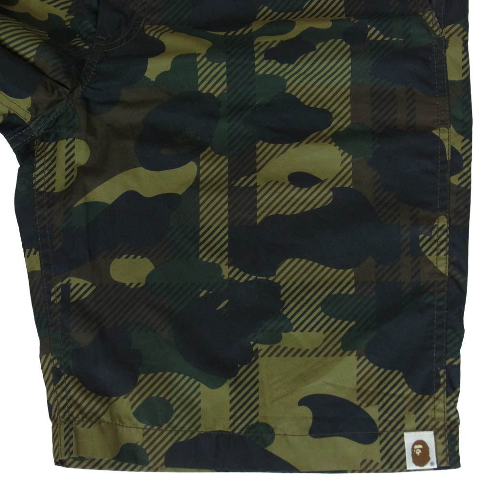 A BATHING APE アベイシングエイプ カモフラ 迷彩 ナイロン ショーツ ハーフ パンツ カーキ系 M【中古】