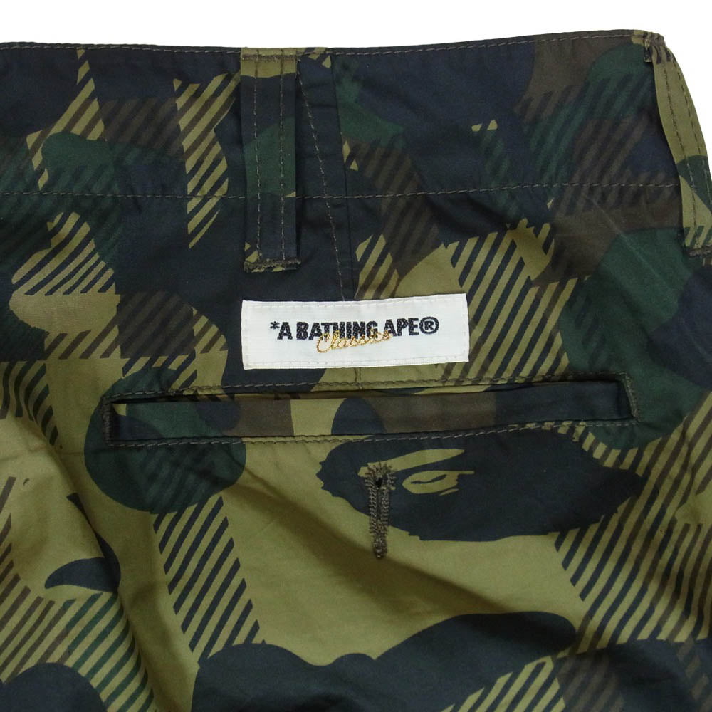 A BATHING APE アベイシングエイプ カモフラ 迷彩 ナイロン ショーツ ハーフ パンツ カーキ系 M【中古】