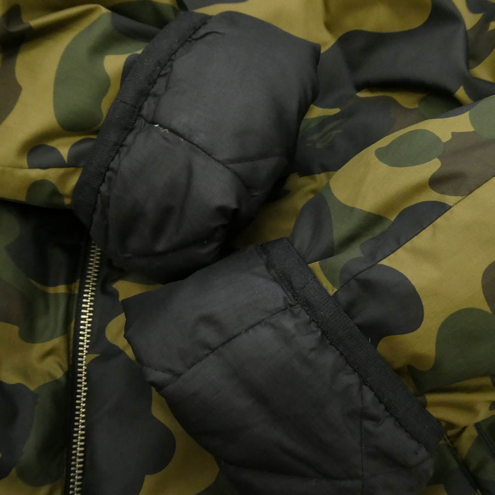 A BATHING APE アベイシングエイプ 1870-141-048 1ST CAMO ファーストカモ ワンポイント レザーパッチ ロゴ リバーシブル グリーンカモ キルティング ダウン ジャケット カモフラ 猿迷彩 グリーン系 L【中古】