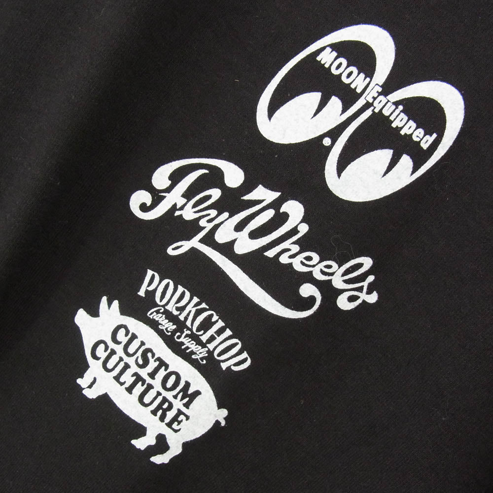 PORKCHOP ポークチョップ × MOONEYES × FLY WHEELS Model N PROJECT TEE ムーンアイズ フライホイール トリプルネーム ロゴ プリント 半袖 Tシャツ ブラック系 XXL【美品】【中古】