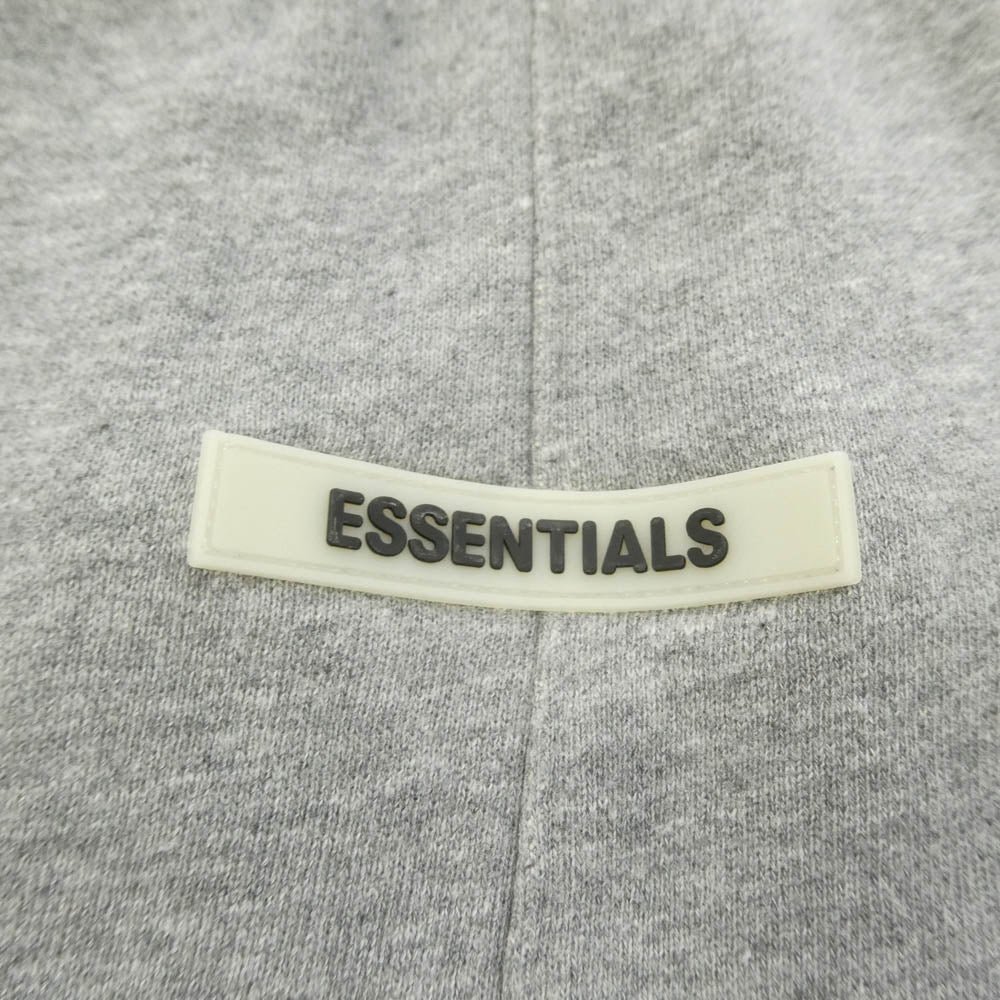 FEAR OF GOD フィアオブゴッド 5568-343-0060 ESSENTIALS SHORT PANTS エッセンシャルズ ラバーロゴ スウェット ハーフパンツ ショーツ グレー グレー系 M【中古】
