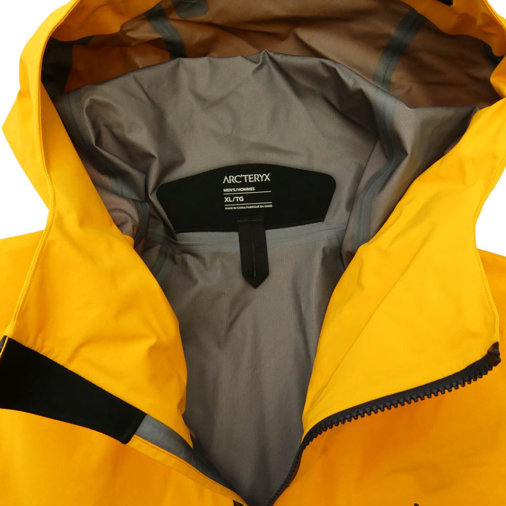 ARC'TERYX アークテリクス 23SS X000007149 Rush Jacket Men's GORE-TEX YUKON EDZIZA ラッシュ ジャケット メンズ ゴアテックス マウンテン パーカー フード シェル ジャケット イエロー系 XL【新古品】【未使用】【中古】