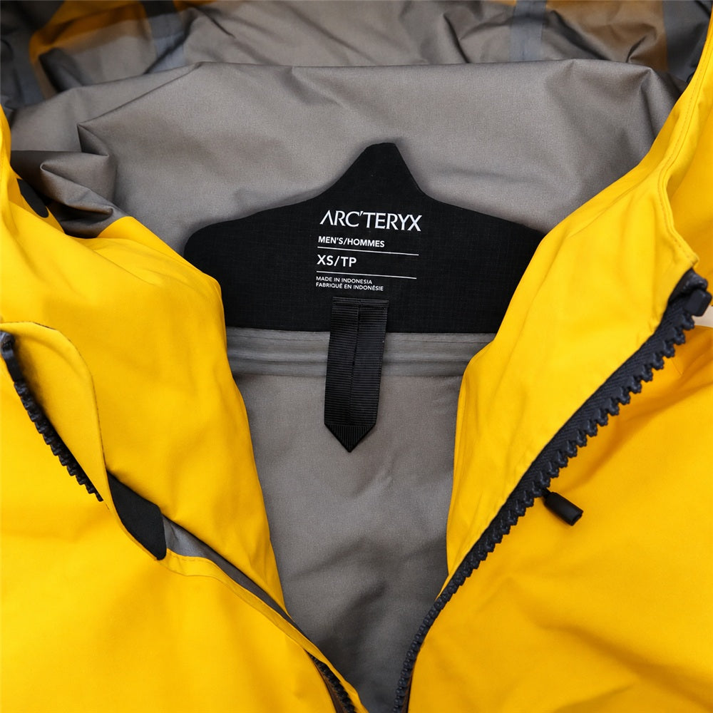 ARC'TERYX アークテリクス 23SS X000006454 Alpha Jacket Men's GORE-TEX アルファ ジャケット メンズ ゴアテックス マウンテン パーカー フード シェル ジャケット イエロー イエロー系 XS【新古品】【未使用】【中古】