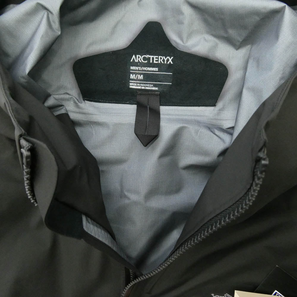 ARC'TERYX アークテリクス 23AW X000006454 Alpha Jacket Men's GORE-TEX アルファ ジャケット メンズ ゴアテックス マウンテン パーカー フード シェル ジャケット ブラック ブラック系 グレー系 M【極上美品】【中古】