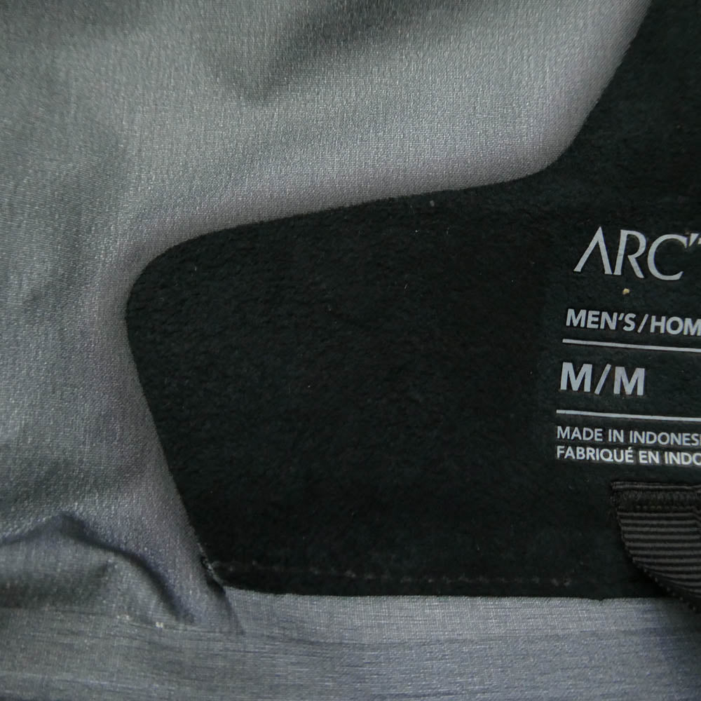 ARC'TERYX アークテリクス 23AW X000006454 Alpha Jacket Men's GORE-TEX アルファ ジャケット メンズ ゴアテックス マウンテン パーカー フード シェル ジャケット ブラック ブラック系 グレー系 M【極上美品】【中古】