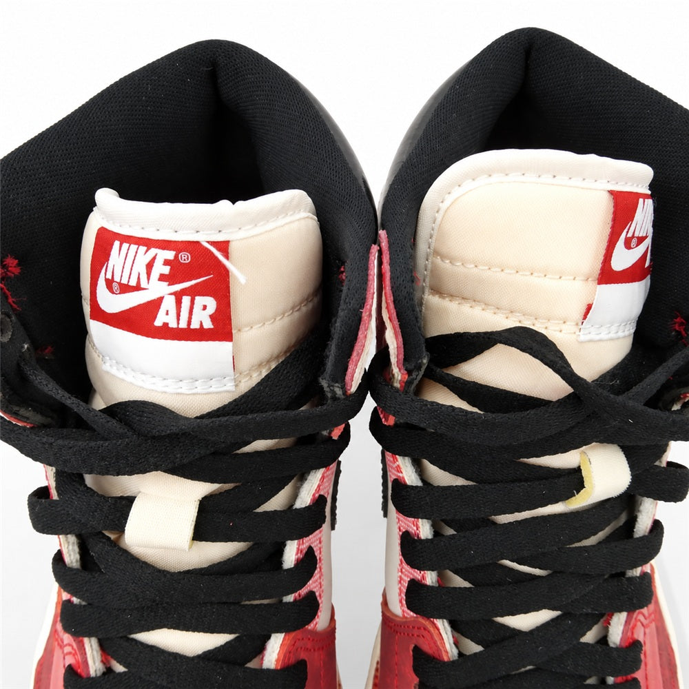 NIKE ナイキ DV1748-601 × Spider-Man Air Jordan 1 Retro High OG SP Across the Spider-Verse / University Red スパイダーマン エアジョーダン1 レトロ ハイ アクロス・ザ・スパイダーバース / ユニバーシティレッド ハイカット スニーカー マルチカラー系 26.5cm【中古】