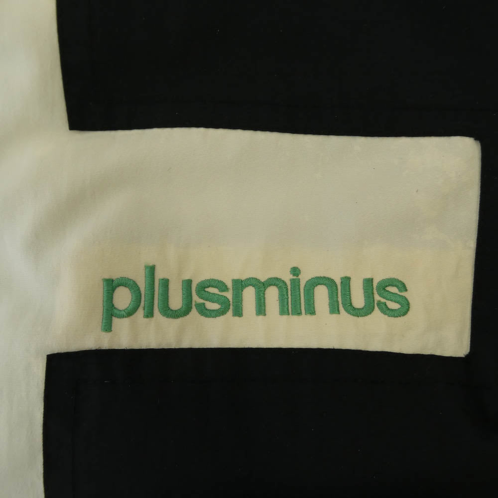 キムジー PLUSMINUS プラスマイナス ロゴプリント 中綿 フーデッド ジャケット ブラック系 ホワイト系 M【中古】