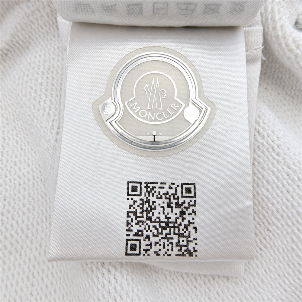 MONCLER モンクレール 24SS J10918G00004 Matt Black Lettering Logo SWEAT SHIRT マットブラック ライン ロゴ プリント プルオーバー スウェット ホワイト系 S【中古】