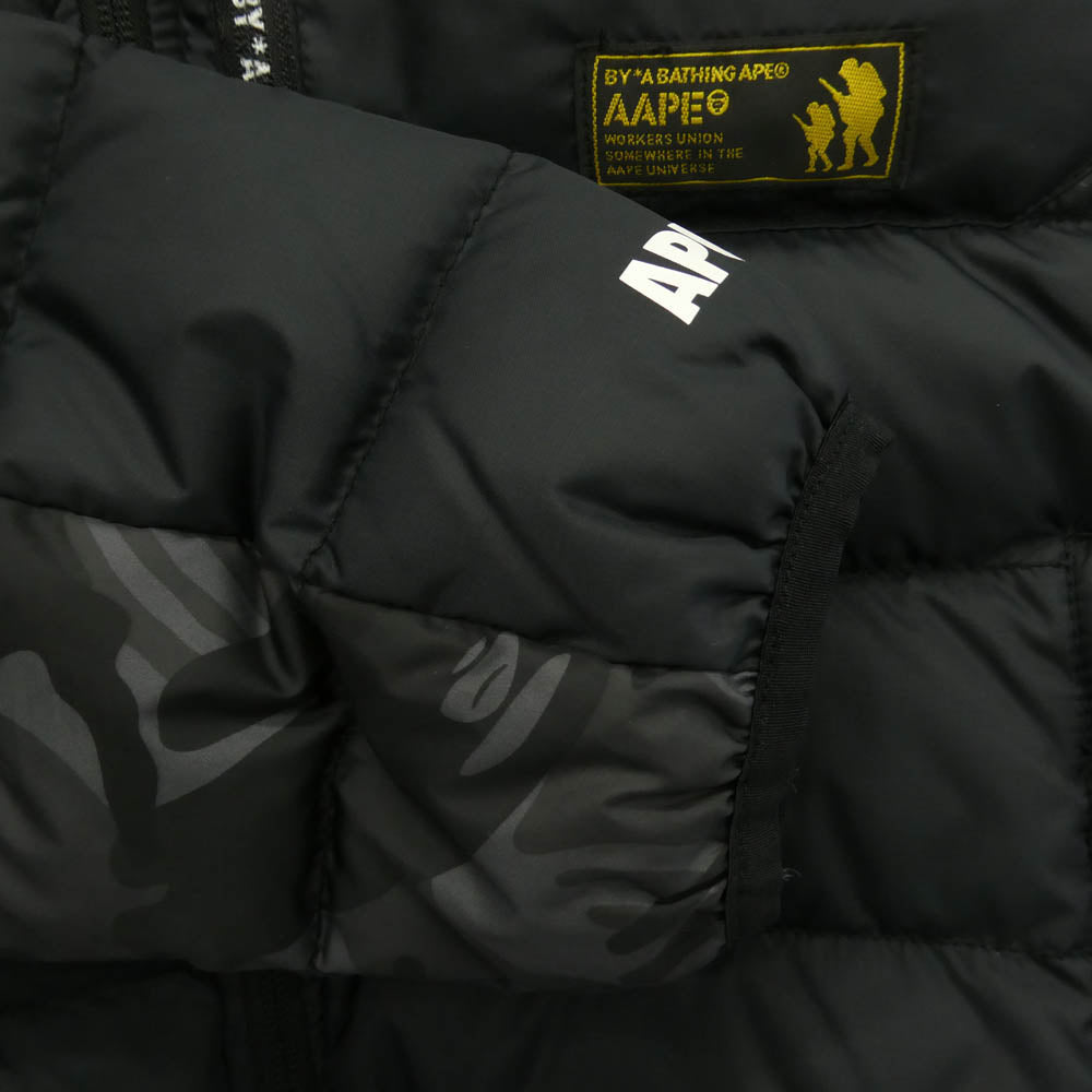 A BATHING APE アベイシングエイプ AAPDNM7114XX7 AAPE エーエイプ ロゴ 裏地猿迷彩 着脱可能 ワッペン ダウン フーディ ジャケット ブラック系 M【中古】