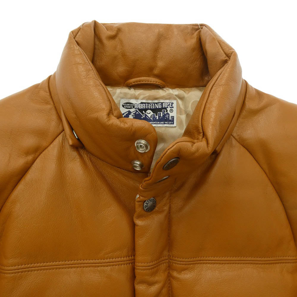 A BATHING APE アベイシングエイプ 11AW 1860-141-006 LEATHER CLASSIC DOWN JACKET 牛革 レザー ダウン ジャケット ライトブラウン系 M【中古】