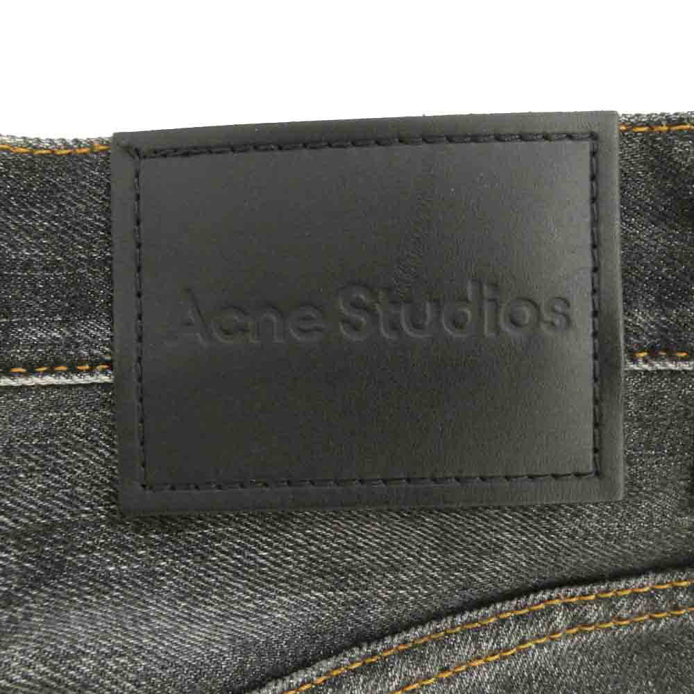 ACNE STUDIOS アクネストゥディオズ C00103 Relaxed Fit Jeans 2023 ペイント加工 リラックスフィット ジーンズ ブラック デニム パンツ レザーポケット ブラック系 L【中古】