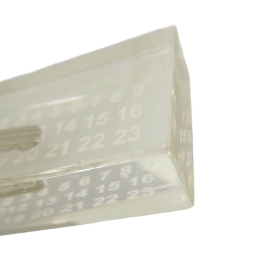 MAISON MARGIELA メゾンマルジェラ アクリル カレンダー キーホルダー キーリング クリア系【中古】