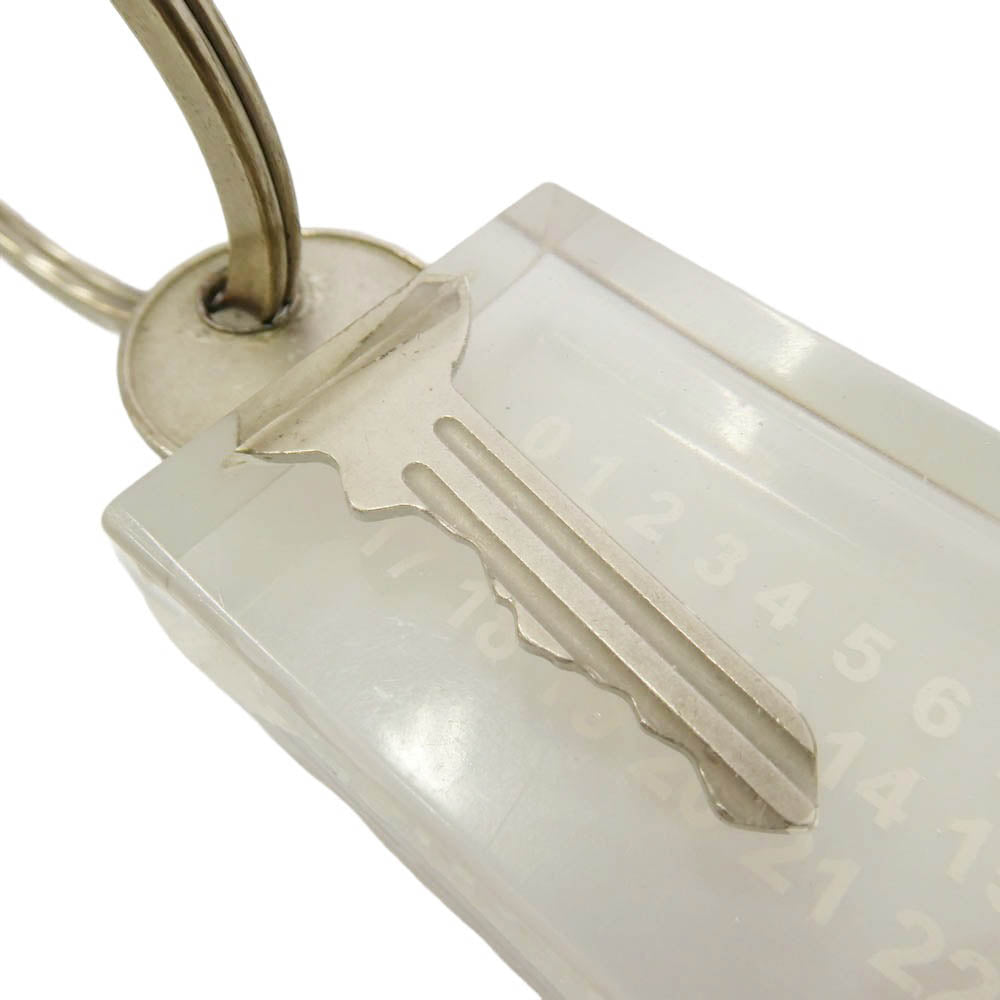 MAISON MARGIELA メゾンマルジェラ アクリル カレンダー キーホルダー キーリング クリア系【中古】