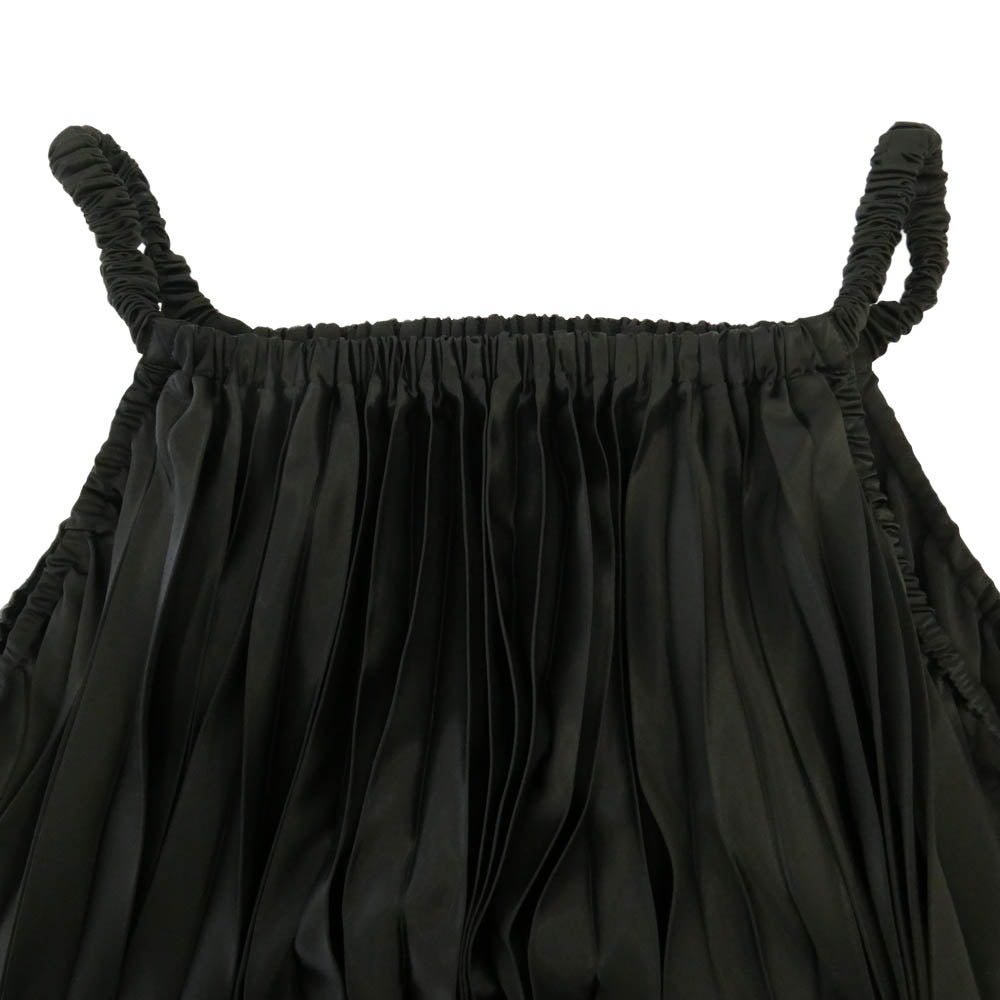 ノワールケイニノミヤ COMME des GARCONS コムデギャルソン 26SS COMME DES GARCONS コムデギャルソン 3Q-O007 AD2025 プリーツ ジャンパー スカート エステルサテン ワンピース ブラック系 M【中古】