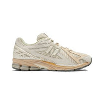 AURALEE × New Balance 1906R 画像