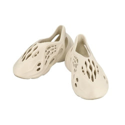 YEEZY FOAM RUNNER 画像