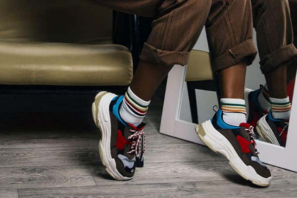 バレンシアガについて 画像