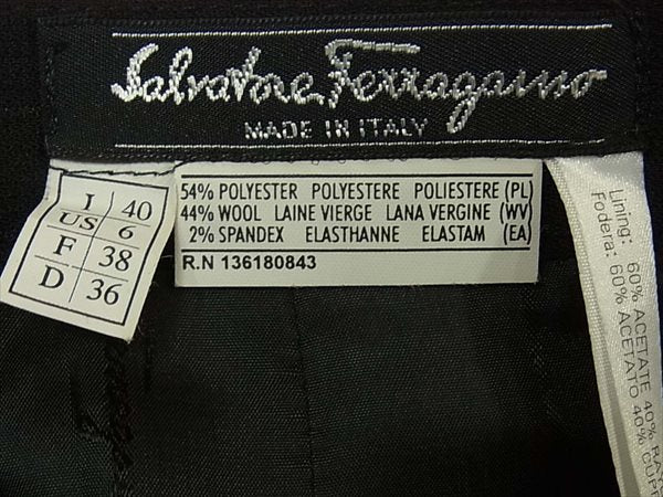 Salvatore Ferragamo サルヴァトーレフェラガモ ストライプ レディース スカート ブラック系 40【極上美品】【中古】