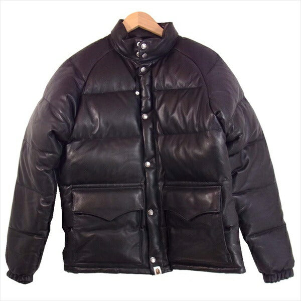 A BATHING APE アベイシングエイプ アベイシングエイプ A BATHING APE 1F70141005 LEATHER CLASSIC DOWN JACKET レザー クラシック ダウン ジャケット ダウン ジャケット 黒系 M 【即決】 黒系 M【中古】