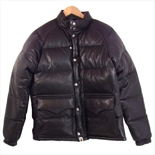 A BATHING APE アベイシングエイプ アベイシングエイプ A BATHING APE 1F70141005 LEATHER CLASSIC DOWN JACKET レザー クラシック ダウン ジャケット ダウン ジャケット 黒系 M 【即決】 黒系 M【中古】