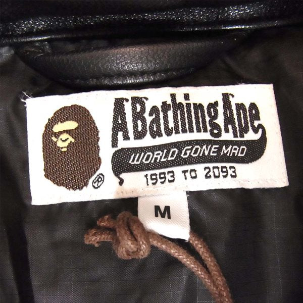 A BATHING APE アベイシングエイプ アベイシングエイプ A BATHING APE 1F70141005 LEATHER CLASSIC DOWN JACKET レザー クラシック ダウン ジャケット ダウン ジャケット 黒系 M 【即決】 黒系 M【中古】